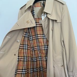 Burberry Chelsea mid length trench size 8 US/10 UK